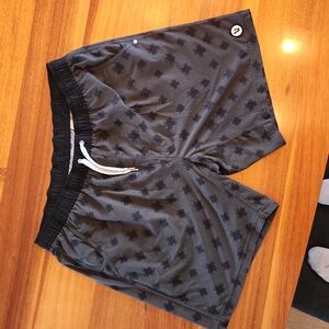 Vuori Kore Shorts - Men's size XL